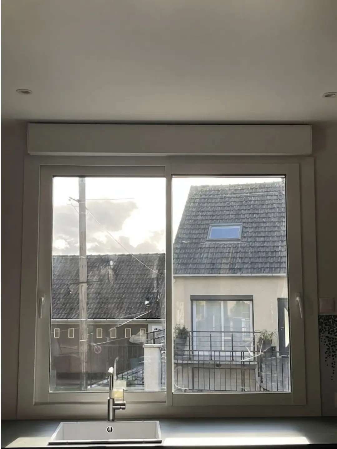 Fenêtre cuisine avec volet roulant